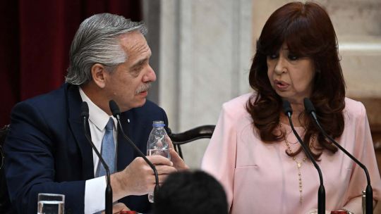 Cristina Kirchner presiona a Alberto Fernández para que se baje y le vacía las listas de candidatos de su sector