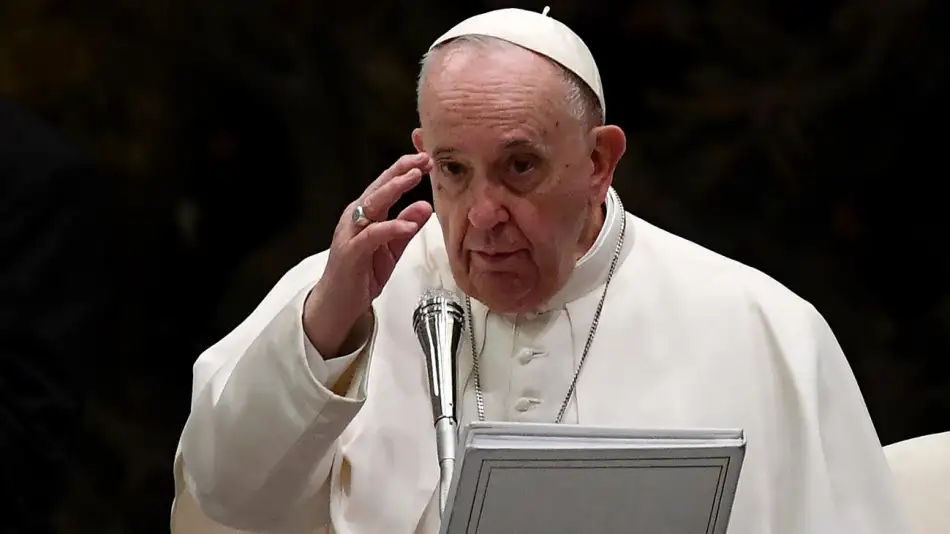 El Papa quiere ir a Moscú pero recibirá infiltraciones en su rodilla para superar el dolor