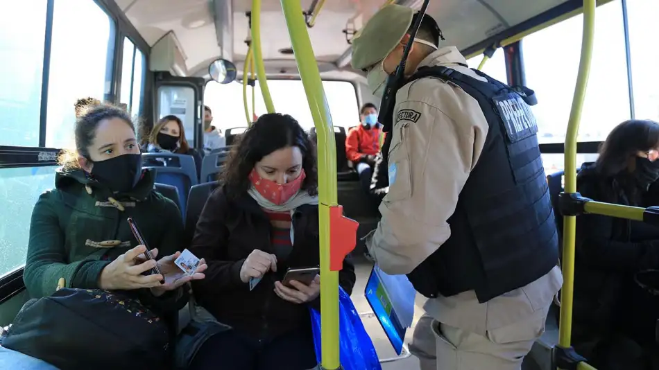 Barbijos en el transporte: Nación rechaza la medida de Larreta y el tababoca es obligatorio en el AMBA