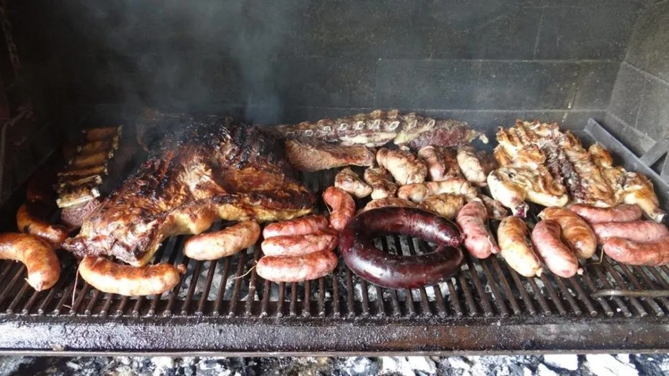 Amor del bueno: su novio fue a un asado con los amigos y le trajo un regalo que conmovió y causó sensación es las redes sociales