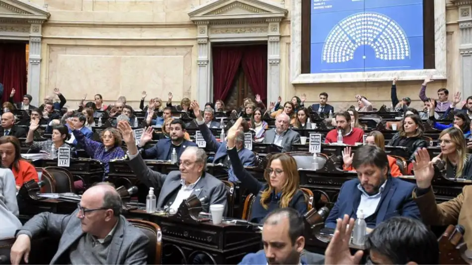 Diputados del Frente de Todos denuncian "maniobras de neto corte golpista" por la "brutal" suba del dólar