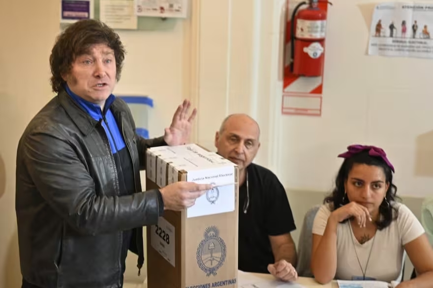 Avanzan los sondeos para un acuerdo político de Javier Milei con Mauricio Macri y Patricia Bullrich de cara al ballottage