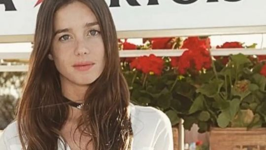 Lucía Celasco: su look casual con pantalones oxford