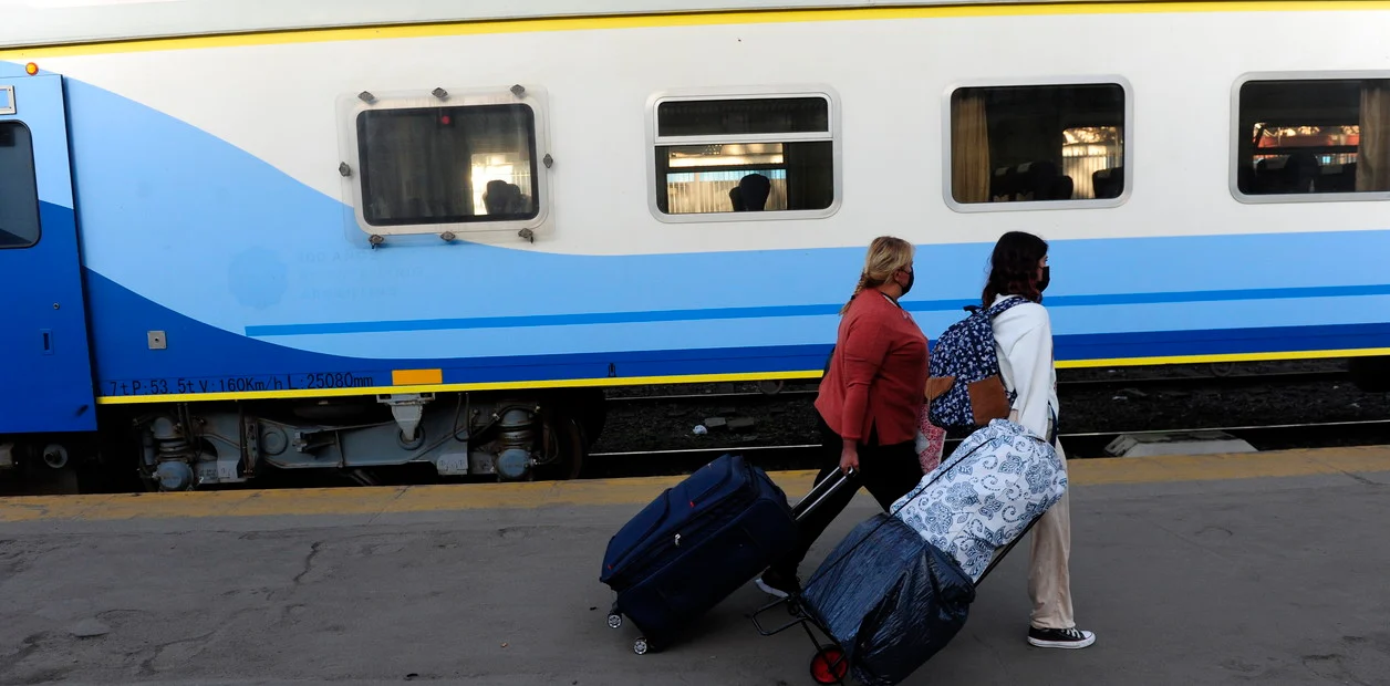 De La Fraternidad  Ratifican un paro de trenes para este martes y advierten que todos los servicios se verán afectados